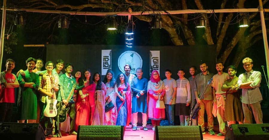দীর্ঘ বিরতির পর জমকালো ‘ফেরা’, আবারও গানে মাতল বাকৃবি