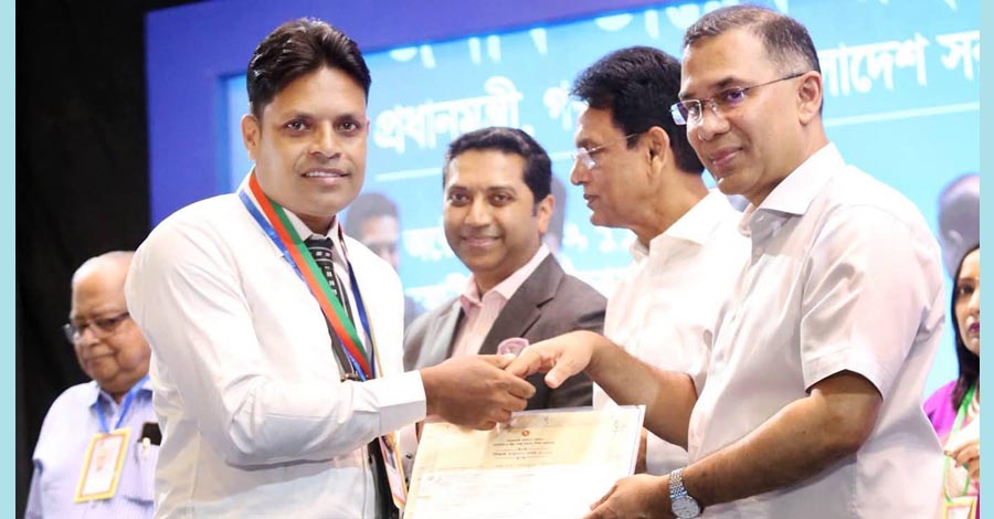 উপকূলের কয়রা থেকে জাতীয় সেরার মুকুট, গর্বিত শিক্ষক সেরাজুল ইসলাম সবুজ