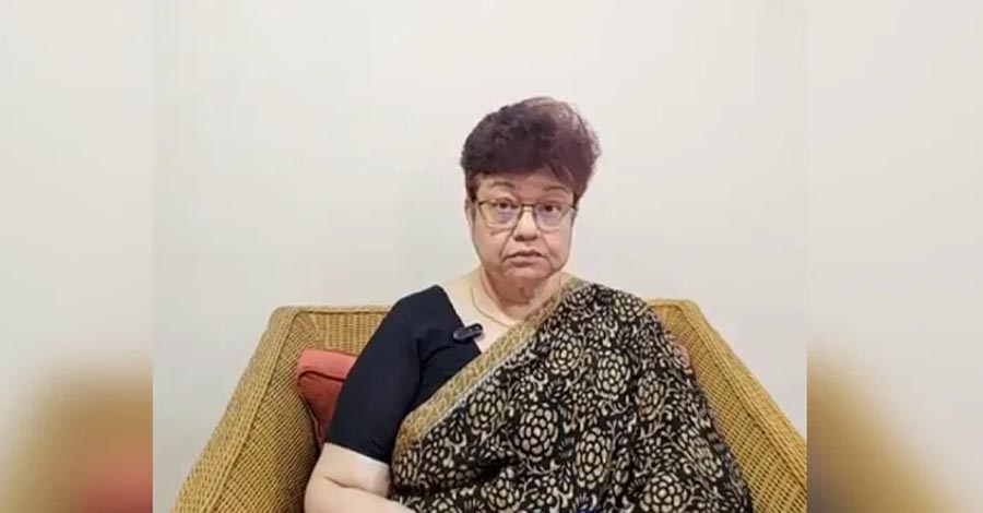 ‘নেকাব খুলতে বলিনি’, অভিযোগের মুখে মুখ খুললেন ঢাবির শিক্ষিকা