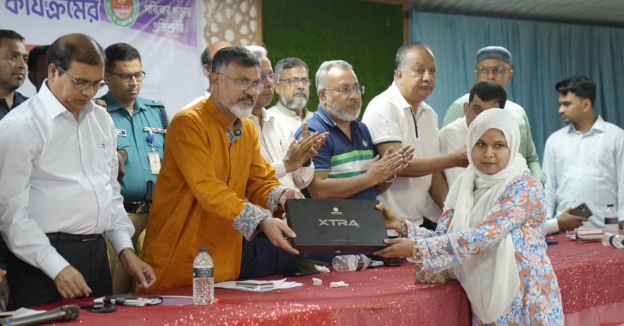 ফ্যামিলি কার্ড থেকে সিটি নির্বাচনের মনোনয়ন—এক মঞ্চে একাধিক কড়া বার্তা প্রশাসকের