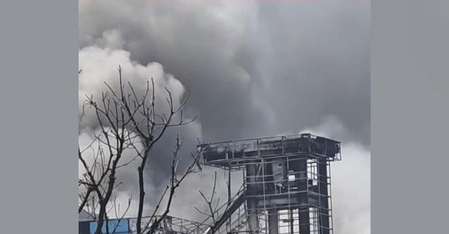 টঙ্গীতে ওষুধ কারখানায় ভয়াবহ আগুন, নিয়ন্ত্রণে ২০ ইউনিট; দগ্ধ ৪