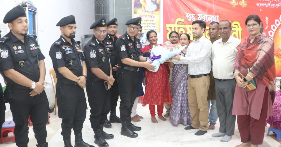 দুর্গাপূজায় নিরাপত্তার চাদরে দেশ, মাঠে এসআরবির ৬ হাজার সদস্য