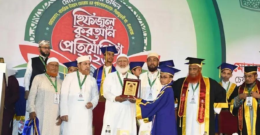 মেহরাব ছাড়িয়ে নেতৃত্বের আসনে হাফেজদের চান শফিকুর রহমান