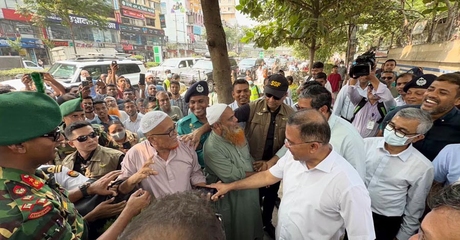 হাসপাতাল থেকে ফুটপাত—রাজধানীর ১৩ স্থানে তারেক রহমানের পরিদর্শন