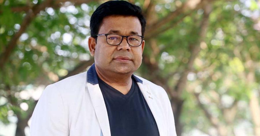 দীর্ঘ বিরতি শেষে সিনেমার গানে মনির খান