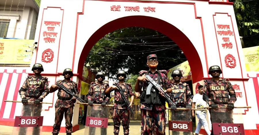 পূজার উৎসব, ফাঁকা ঢাকা—নিরাপত্তায় নির্ঘুম আইনশৃঙ্খলা বাহিনী