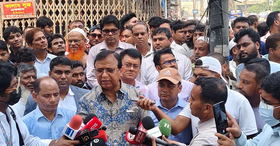 গুলিস্তান–সদরঘাট সড়কে হকার নিষিদ্ধ, বসলে মালামাল জব্দ ও গ্রেপ্তার