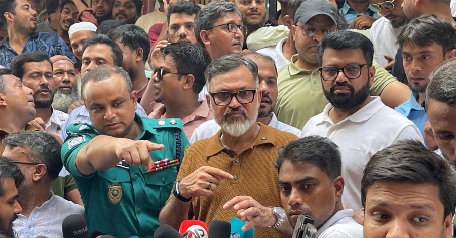 ফুটপাত দখলমুক্ত না হওয়া পর্যন্ত অভিযান, ফের বসলে আইনি ব্যবস্থা: ডিএনসিসি প্রশাসক