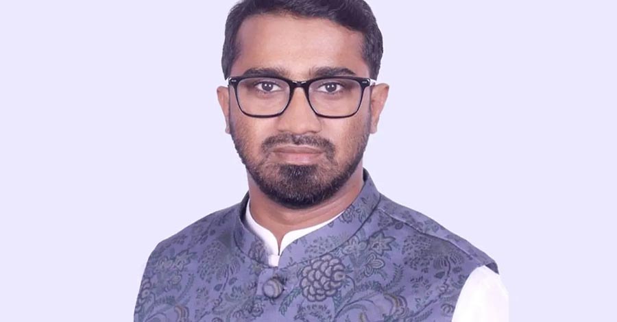 ‘ফাটা বাঁশের চিপায় গোলাম পরওয়ার’, জামায়াতের বিবৃতি নিয়ে রাশেদ খাঁনের কটাক্ষ